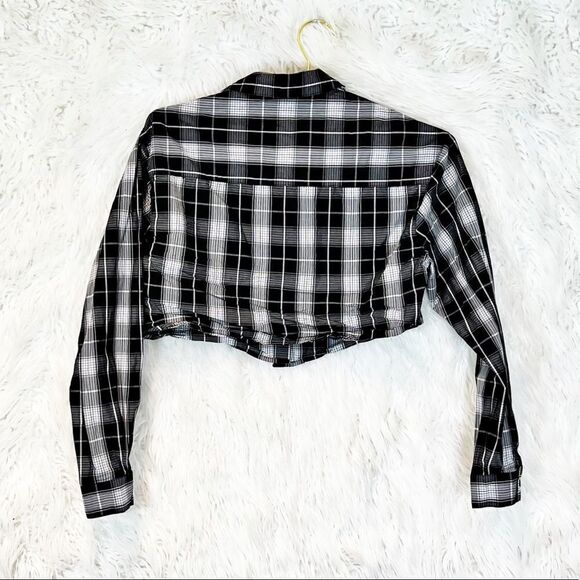 𝅺superdown Bobbi plaid button down crop top - Picture 4 of 6